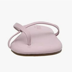 BRAND NEW CUSHIONAIRE  WOMEN's COVE FLIP FLOP SANDAL with MEMORY FOAM